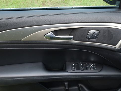 Used 2017 Lincoln MKZ Premiere image 19