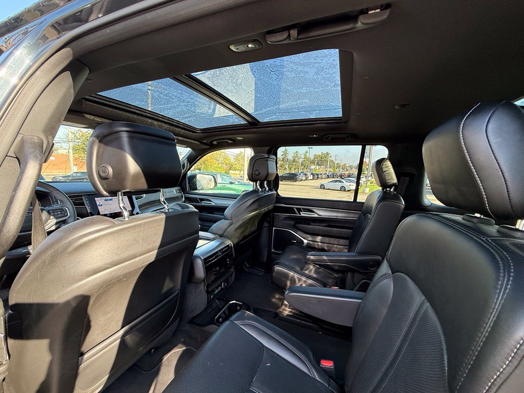 Used 2024 Jeep Wagoneer Series II AWD/4WD image 24