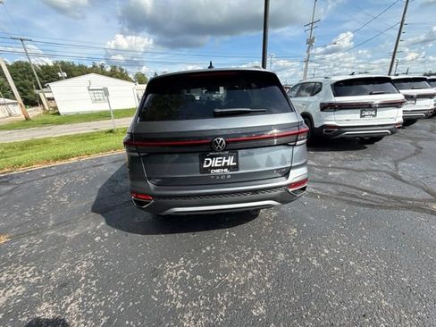 New 2026 Volkswagen Taos SE AWD/4WD image 8