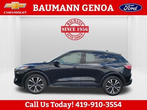 Used 2022 Ford Escape SE w/ SE Sport Appearance Package image 9