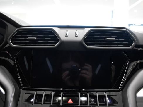 Used 2024 Lamborghini Urus S AWD/4WD image 30