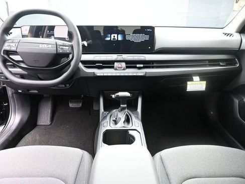 Used 2025 Kia K4 FWD image 9