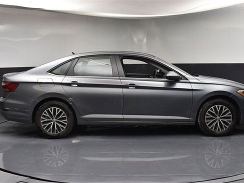 Used 2019 Volkswagen Jetta R-Line image 8