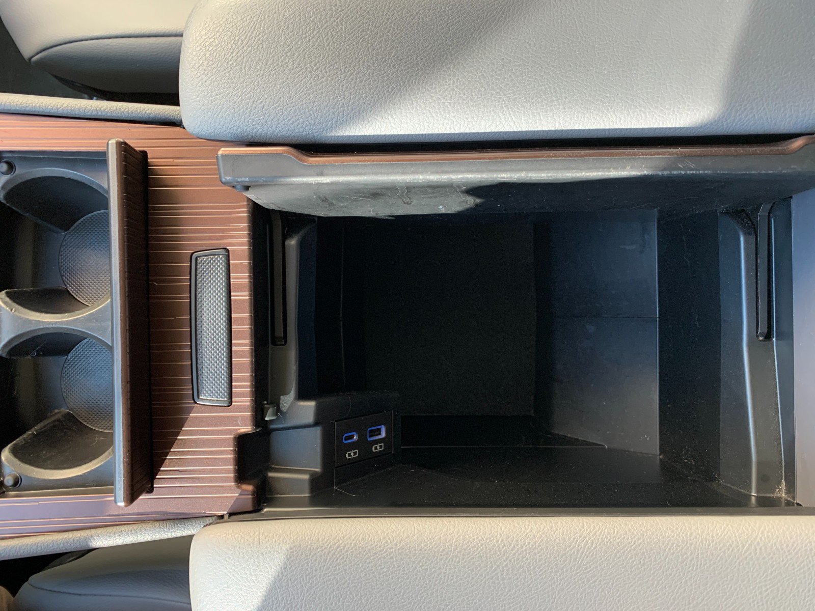 Used 2022 Toyota Sienna XLE AWD/4WD image 23