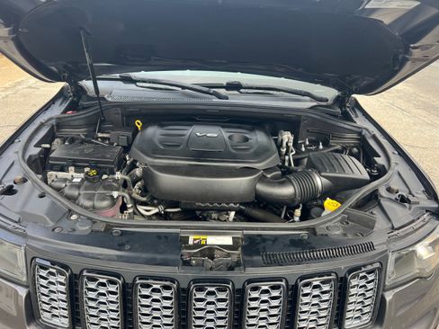 Used 2019 Jeep Grand Cherokee Altitude AWD/4WD image 20