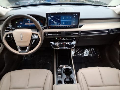 Certified 2023 Lincoln Corsair AWD image 13