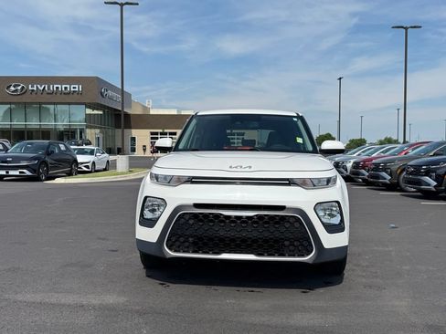 Used 2022 Kia Soul S FWD image 2