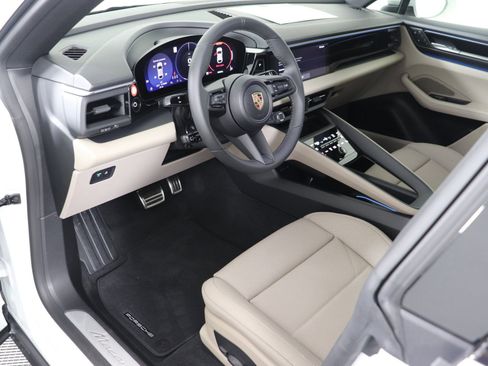 Certified 2025 Porsche Macan 4S Electric image 4