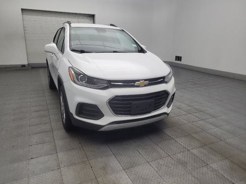 Used 2020 Chevrolet Trax LT w/ Driver Confidence Package AWD/4WD image 13