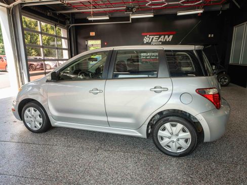Used 2006 Scion xA FWD image 2