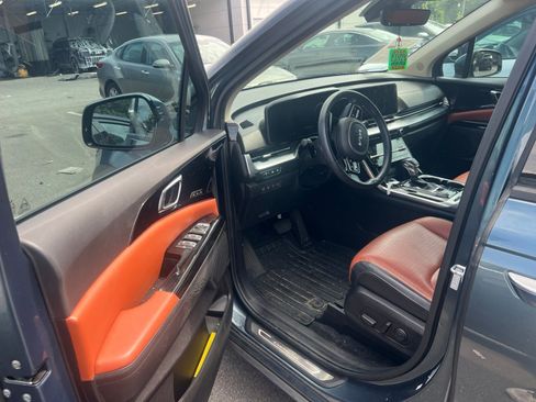 Used 2022 Kia Carnival SX Prestige FWD image 5
