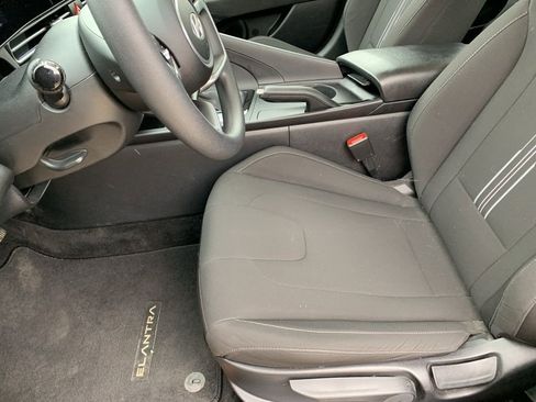Used 2024 Hyundai Elantra SEL image 9