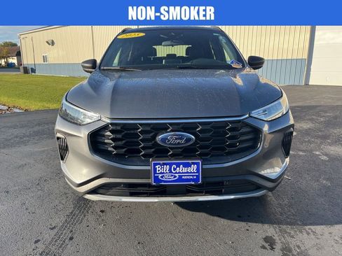 Used 2025 Ford Escape ST-Line w/ Cold Weather Package image 9