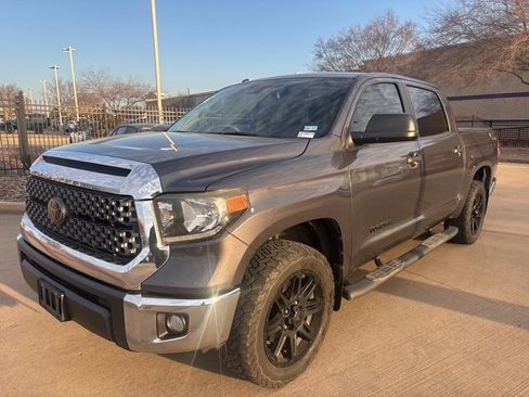 Used 2018 Toyota Tundra SR5 image 1