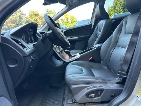 Used 2017 Volvo XC60 T6 Inscription w/ Preferred Option Package image 18