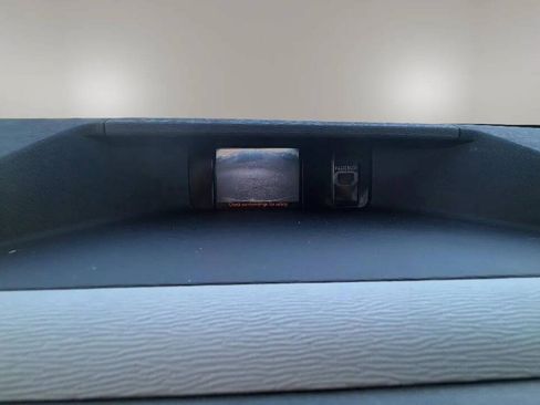 Used 2011 Toyota Sienna LE w/ Towing Pkg FWD image 12