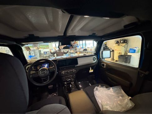 New 2026 Jeep Gladiator Sport image 13