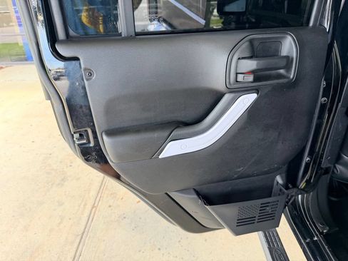 Used 2016 Jeep Wrangler Unlimited Sahara AWD/4WD image 24