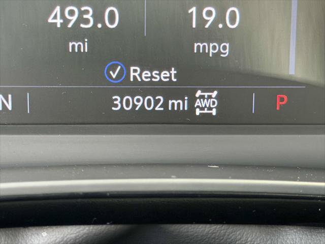 Used 2023 Cadillac XT6 Premium Luxury w/ LPO, Floor Liner Package AWD/4WD image 29
