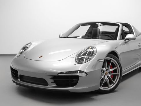 Used 2015 Porsche 911 Targa 4S image 6