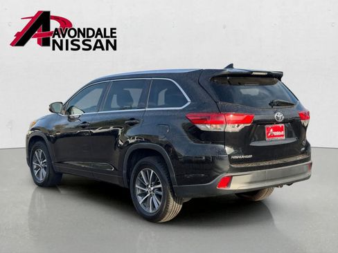 Used 2018 Toyota Highlander XLE FWD image 4