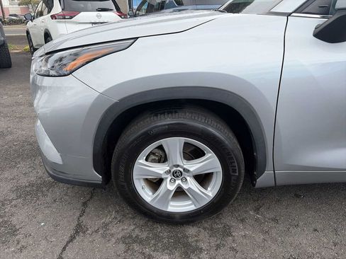 Used 2023 Toyota Highlander L FWD image 18