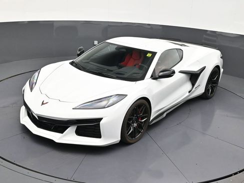 Used 2025 Chevrolet Corvette Z06 image 13