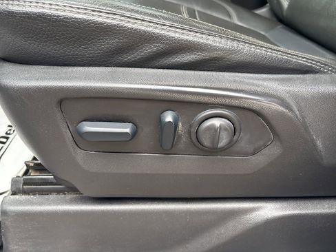 Used 2023 GMC Sierra 3500 Denali w/ Denali Ultimate Package image 18