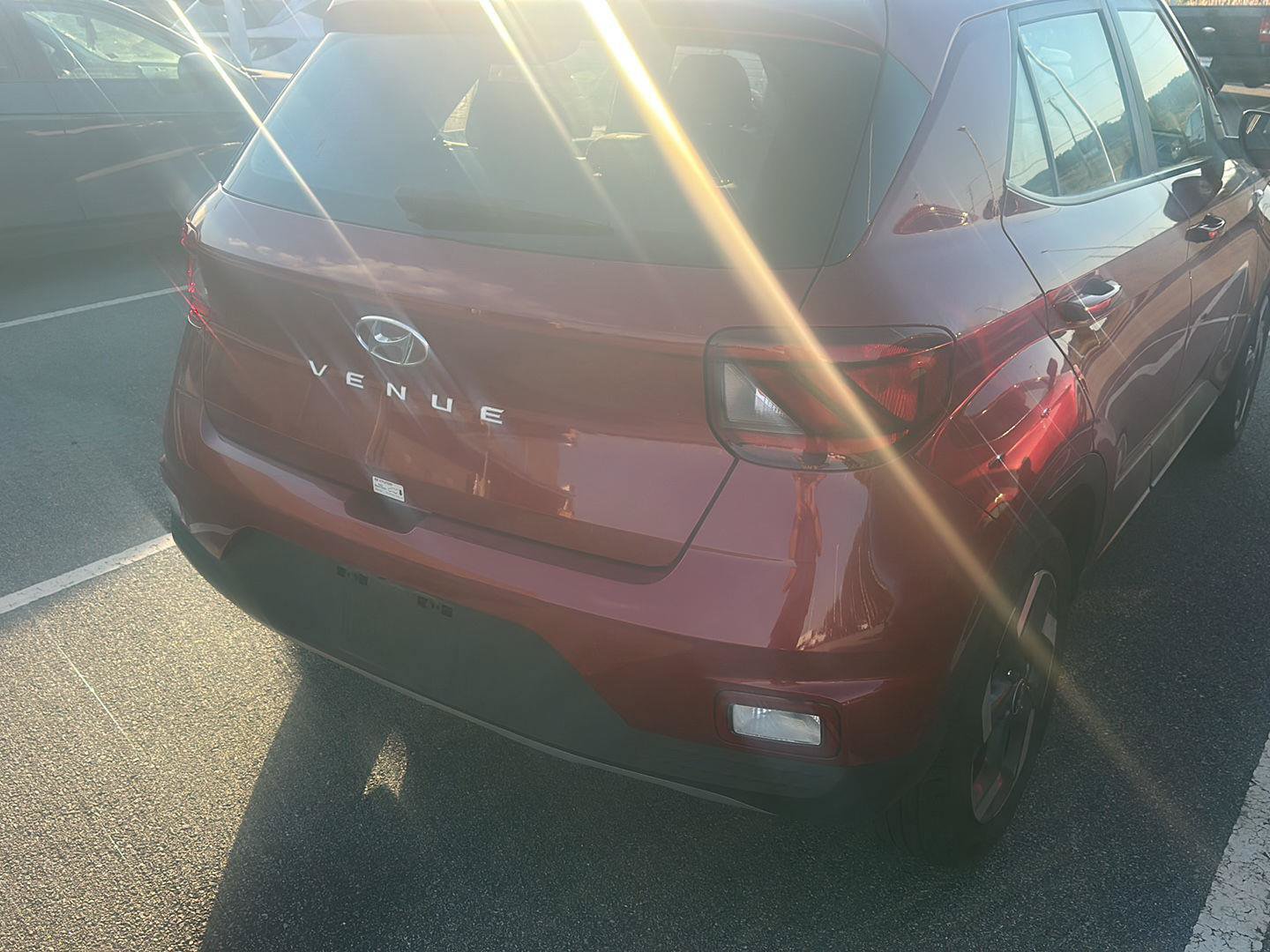 Certified 2025 Hyundai Venue SEL FWD image 4