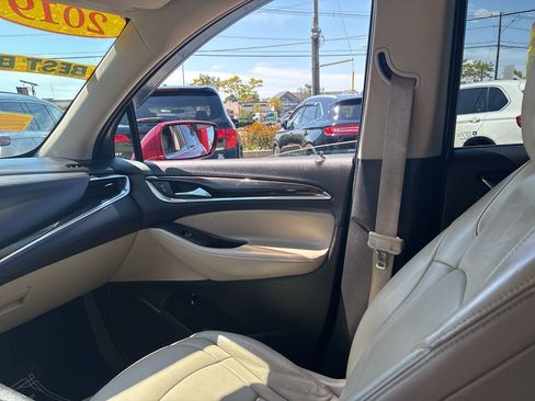 Used 2019 Buick Enclave Essence AWD/4WD image 19