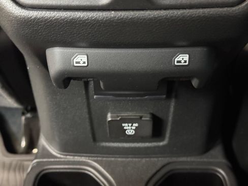 Used 2023 Jeep Gladiator Rubicon w/ Cold Weather Group AWD/4WD image 18