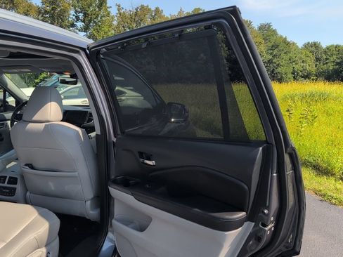 Used 2021 Honda Pilot Touring image 43