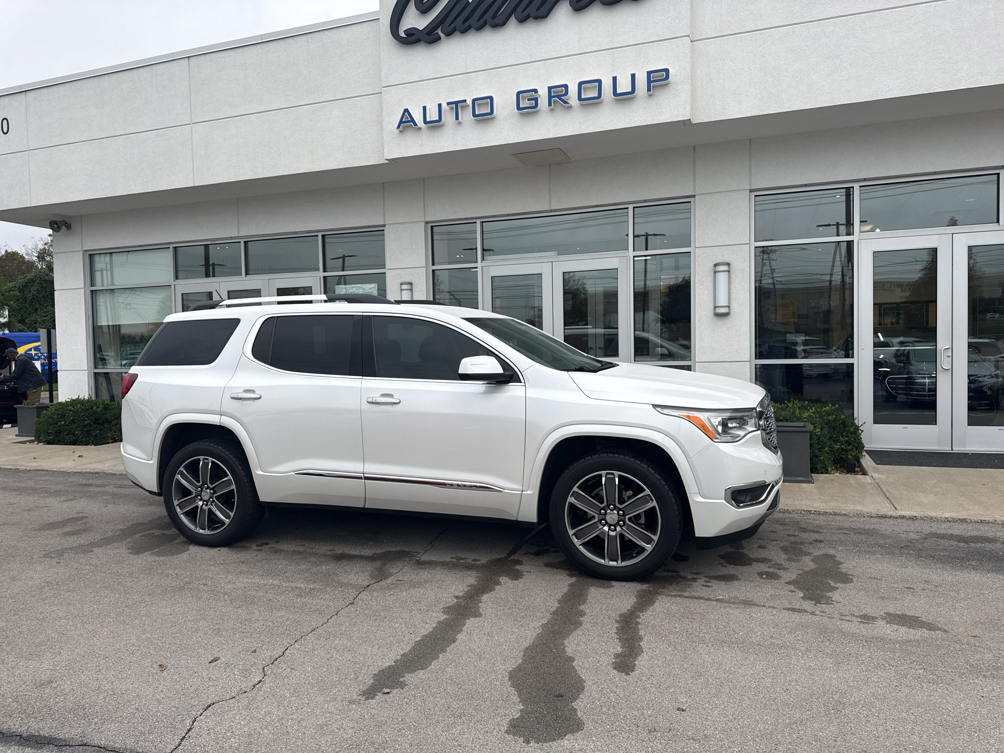 Used 2017 GMC Acadia Denali w/ Technology Package FWD image 1
