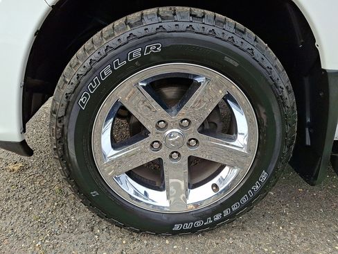 Used 2018 RAM 1500 Express image 9