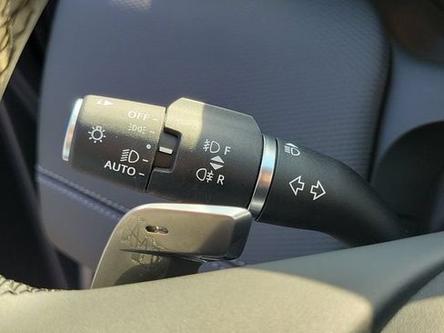 Used 2025 Land Rover Discovery Sport Dynamic SE AWD/4WD image 9