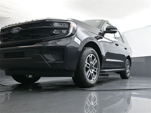 New 2025 Ford Expedition Active image 26