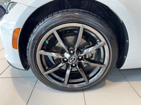 Used 2019 MAZDA MX-5 Miata Grand Touring RWD image 11