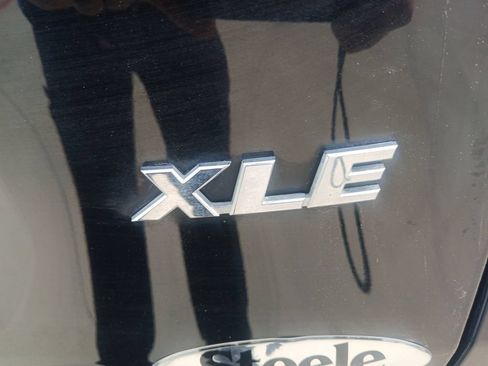 Used 2024 Toyota RAV4 XLE Premium FWD image 28