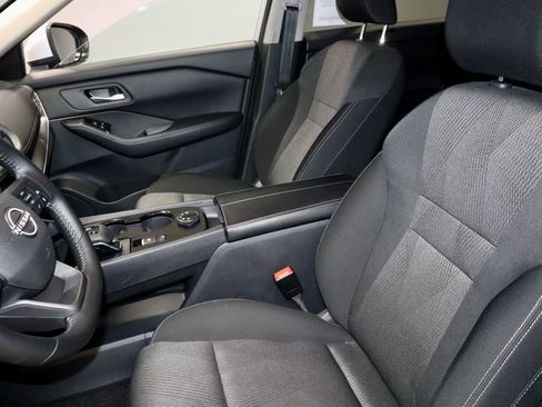 Certified 2025 Nissan Rogue SV image 23