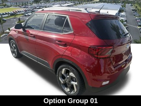 Used 2023 Hyundai Venue SEL w/ Cargo Package image 7