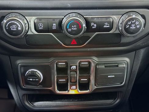 Used 2021 Jeep Wrangler Unlimited Sport AWD/4WD image 15