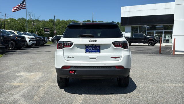 Used 2024 Jeep Compass Trailhawk AWD/4WD image 7