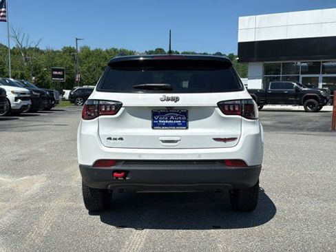 Used 2024 Jeep Compass Trailhawk AWD/4WD image 7