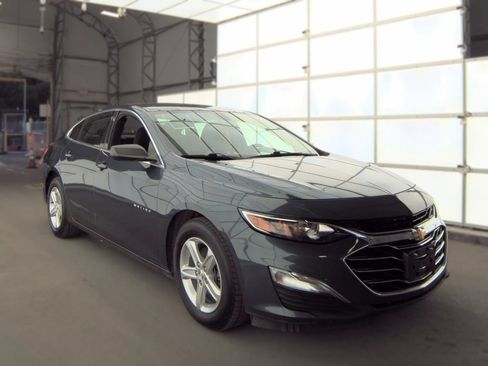 Used 2020 Chevrolet Malibu LS FWD image 3