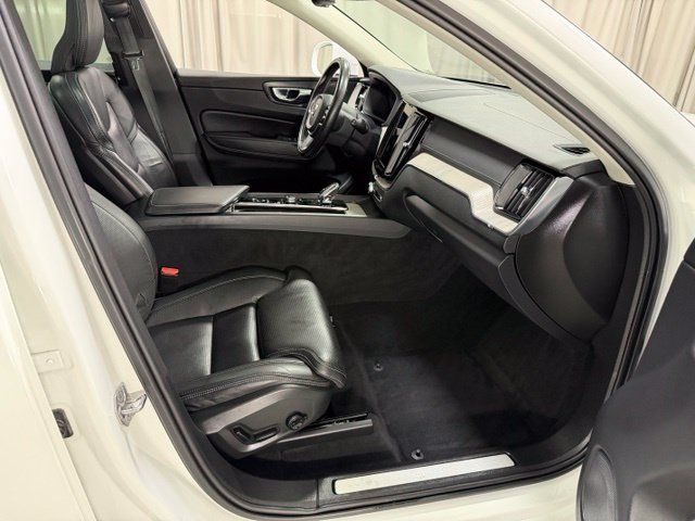Used 2021 Volvo XC60 T8 Inscription AWD/4WD image 11
