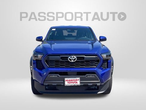 Certified 2025 Toyota Tacoma TRD Off-Road AWD/4WD image 18
