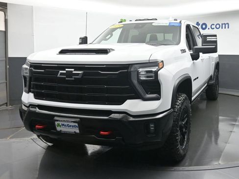 Used 2025 Chevrolet Silverado 2500 LTZ w/ LTZ Plus Package image 17