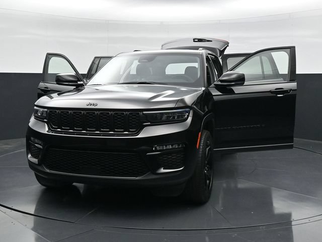 Used 2023 Jeep Grand Cherokee Limited w/ Black Appearance Package AWD/4WD image 51
