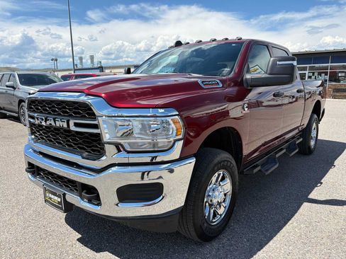 Used 2024 RAM 2500 Tradesman w/ Chrome Appearance Group AWD/4WD image 9