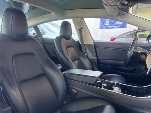 Used 2018 Tesla Model 3 Long Range RWD image 31